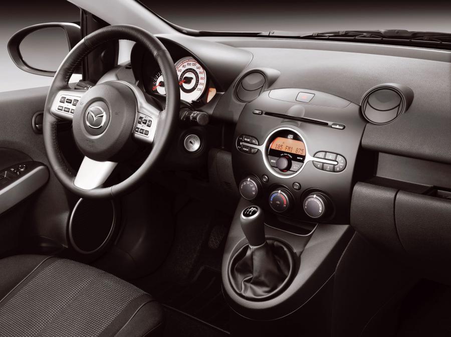  Mazda2 3-Door 2007 года  (фото 63 из 96)